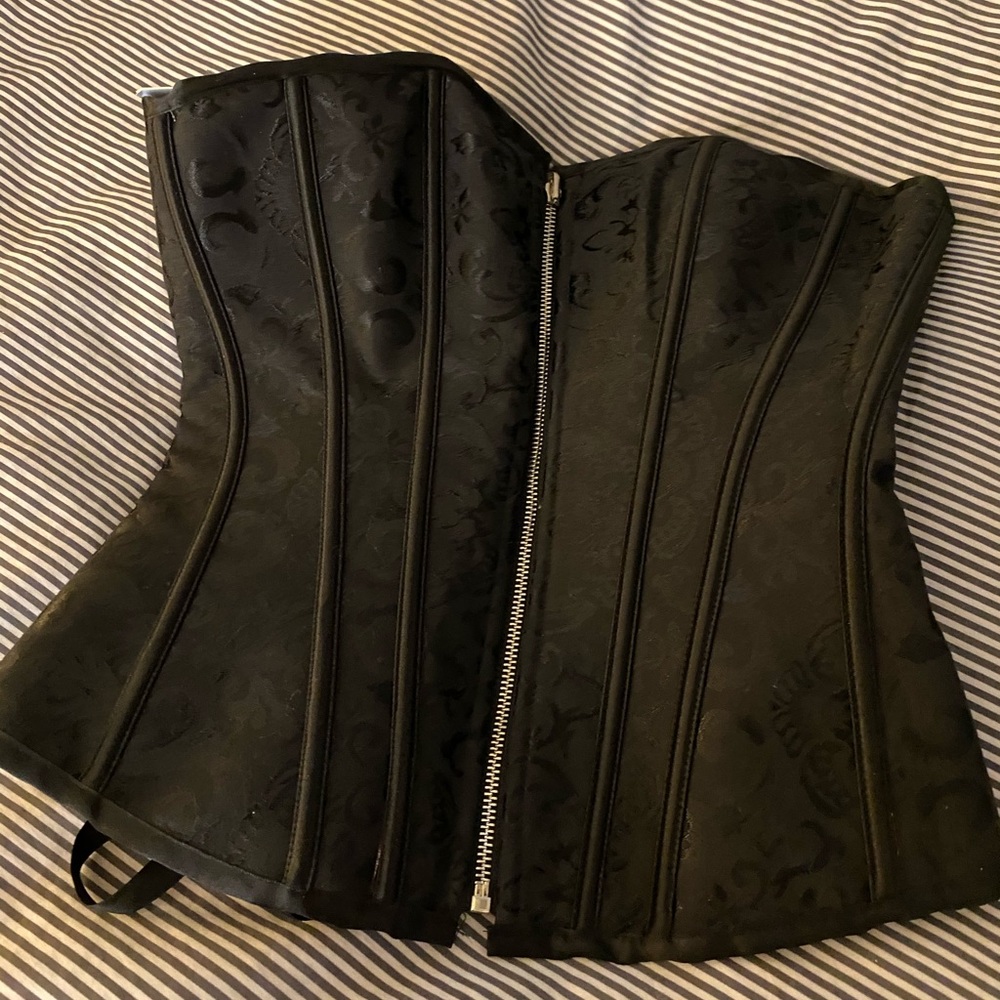 *SOLD* Corset Black Ribbon - Picture 2 of 3